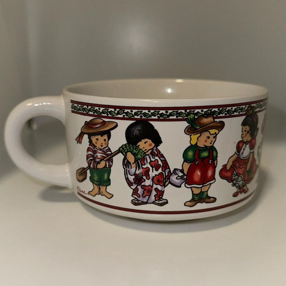 Kane Holiday Christmas Soup Salad Mug “Children Around The World” Motif